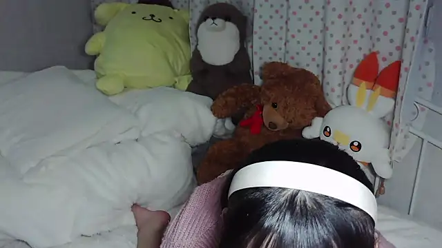 Yuni_tan naked stripping on cam for live sex video chat