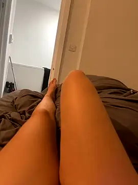 CherryyXx20 naked stripping on cam for live sex video chat