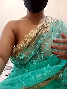 HURAINHONEY naked stripping on cam for live sex video chat