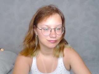 Kittycat-shy nude on adult cam in her Live Porn Chat