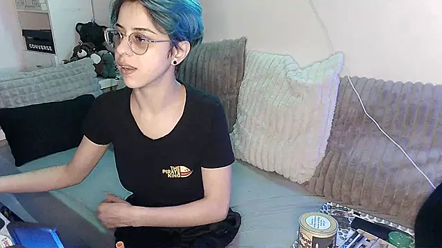 LisandreLaVenale naked stripping on cam for live sex video chat
