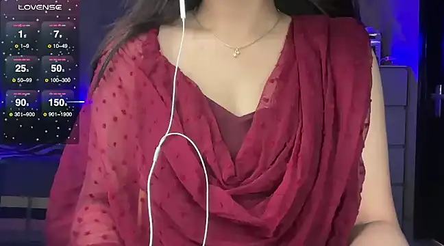 Sizzling_ZAARA3 naked stripping on cam for live sex video chat