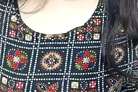 Cute-Ayesha naked stripping on cam for live sex video chat