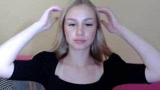 LoissPeach nude on adult cam in her Live Porn Chat