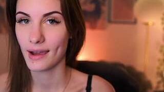 EllieShae nude on adult cam in her Live Porn Chat