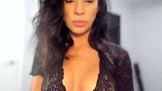 sassysmiles nude on adult cam in her Live Porn Chat