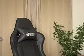 Evequinn naked stripping on cam for live sex video chat