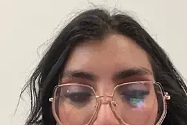 MartinaSooler naked stripping on cam for live sex video chat