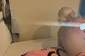 Poisonivyana naked stripping on cam for live sex video chat