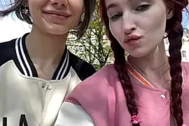 SnappyHappy naked stripping on cam for live sex video chat