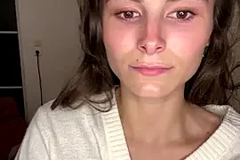 SophiiaStarr naked stripping on cam for live sex video chat