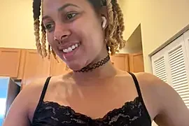 DreaLaLuna naked stripping on cam for live sex video chat