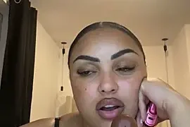 Scarlett-xox naked stripping on cam for live sex video chat