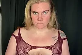 SexyBlondJoanna naked stripping on cam for live sex video chat
