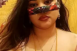 Beauty_Queen_Soniya naked stripping on cam for live sex video chat