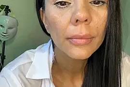 SofiParma naked stripping on cam for live sex video chat