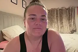 Bustygem_ naked stripping on cam for live sex video chat